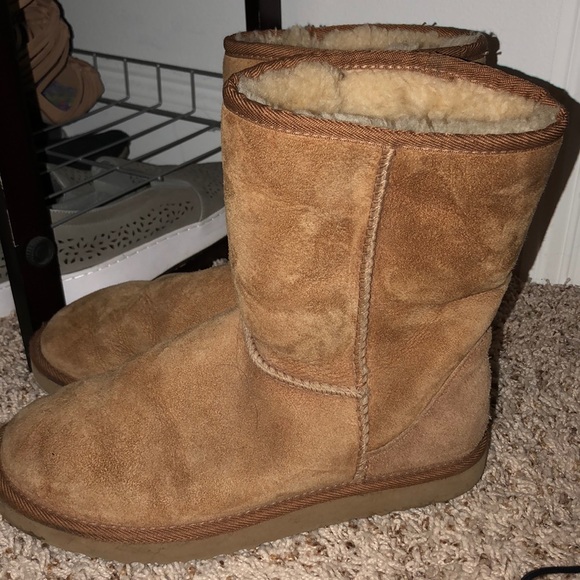 Uggs - Picture 2 of 5
